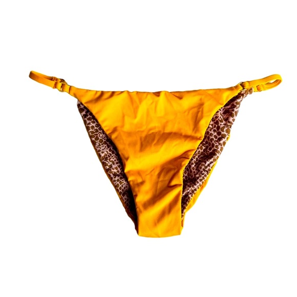 Acacia Tangelo Bolong Bikini top in color Acacia Neema bottom in Color Tangelo - Picture 4 of 15